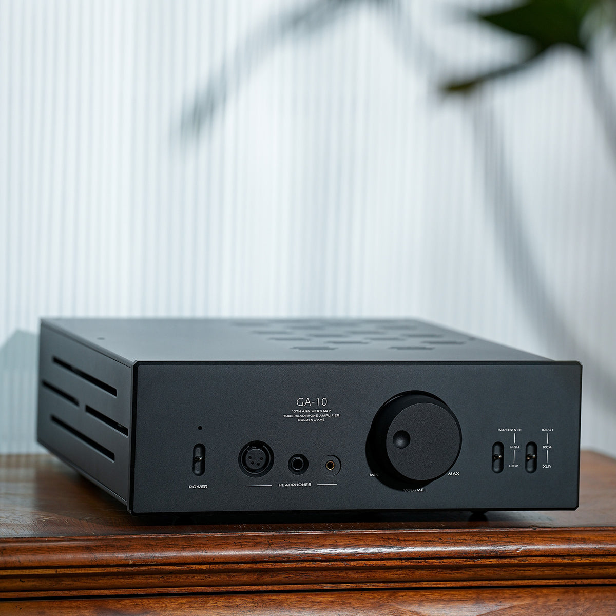 HiFiMAN GA-10 Tube Headphone Amplifier HiFiMAN GA-10 GoldenWave tube headphone amplifier in listening system