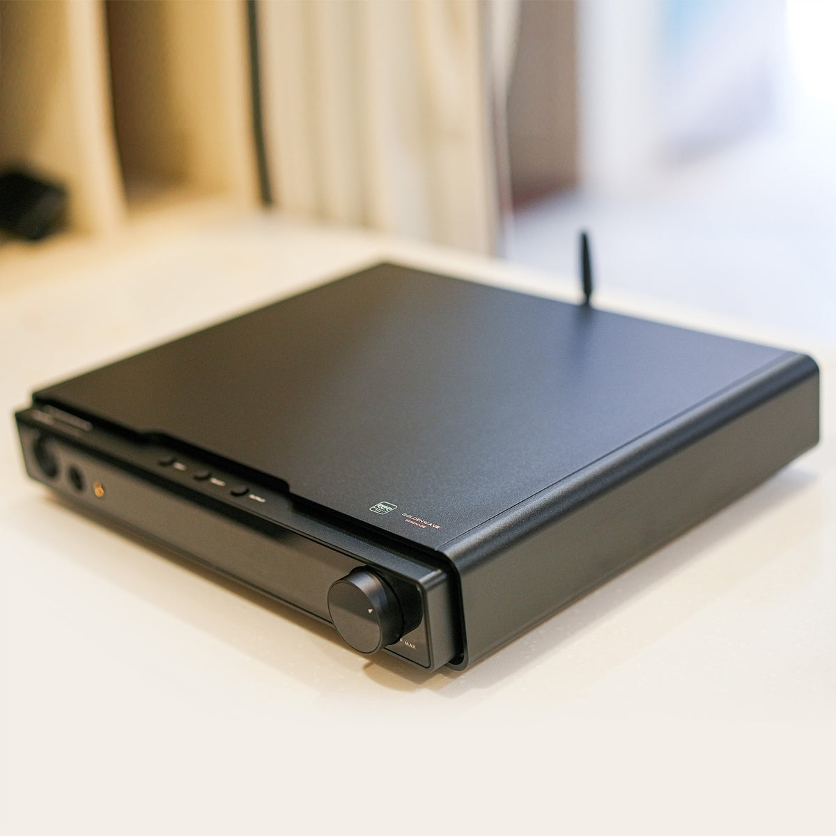 HiFiMAN SERENADE Wi-Fi R2R DAC, Headphone Amp & Streamer HiFiMAN SERENADE Wi-Fi streamer DAC lifestyle view