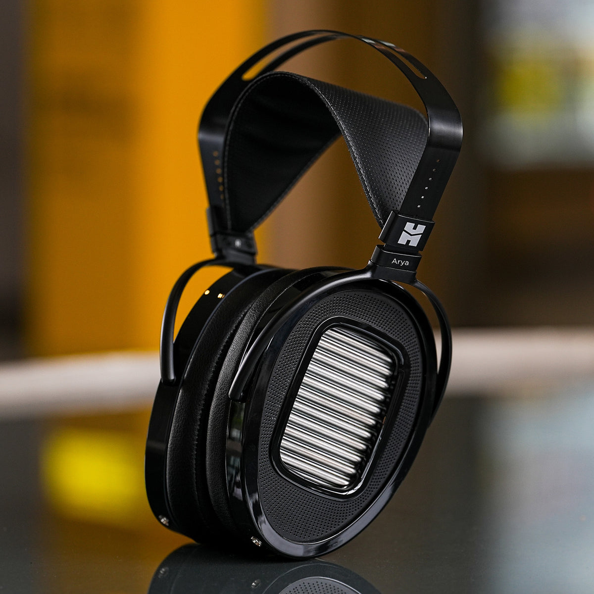 HiFiMAN ARYA UNVEILED Headphones HiFiMAN Arya Unveiled headphones lifestyle image